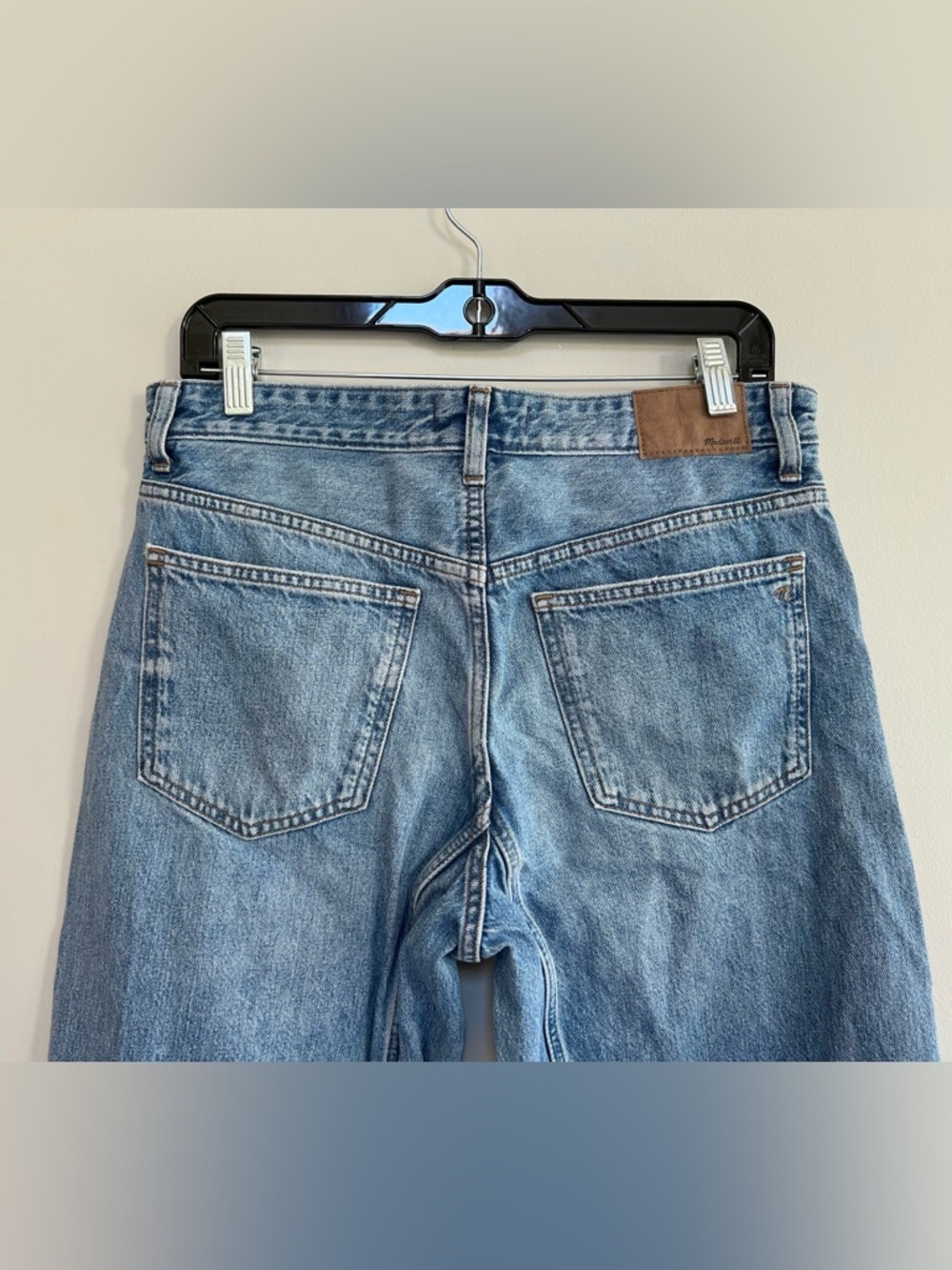 Madewell The Darted Barrel-Leg Button Fly Cotton Denim Jeans Light Blue, size 2 - Picture 7 of 12